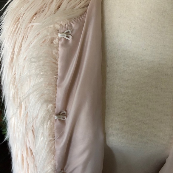 FUR! Blush Pink Faux Fur Jacket - Size Medium - Picture 6 of 11